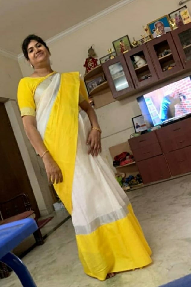 Plain White Linen Saree With Yellow Border